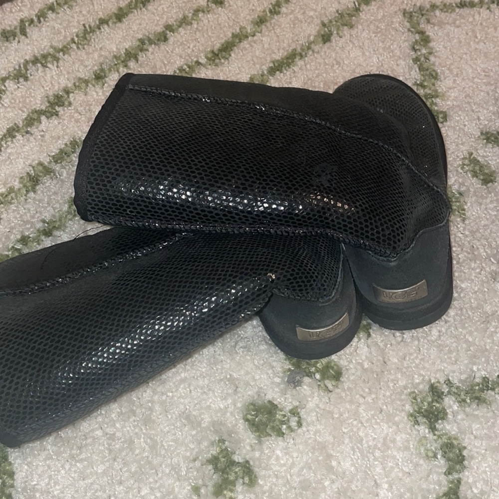 Black snakeskin uggs tall size 9w